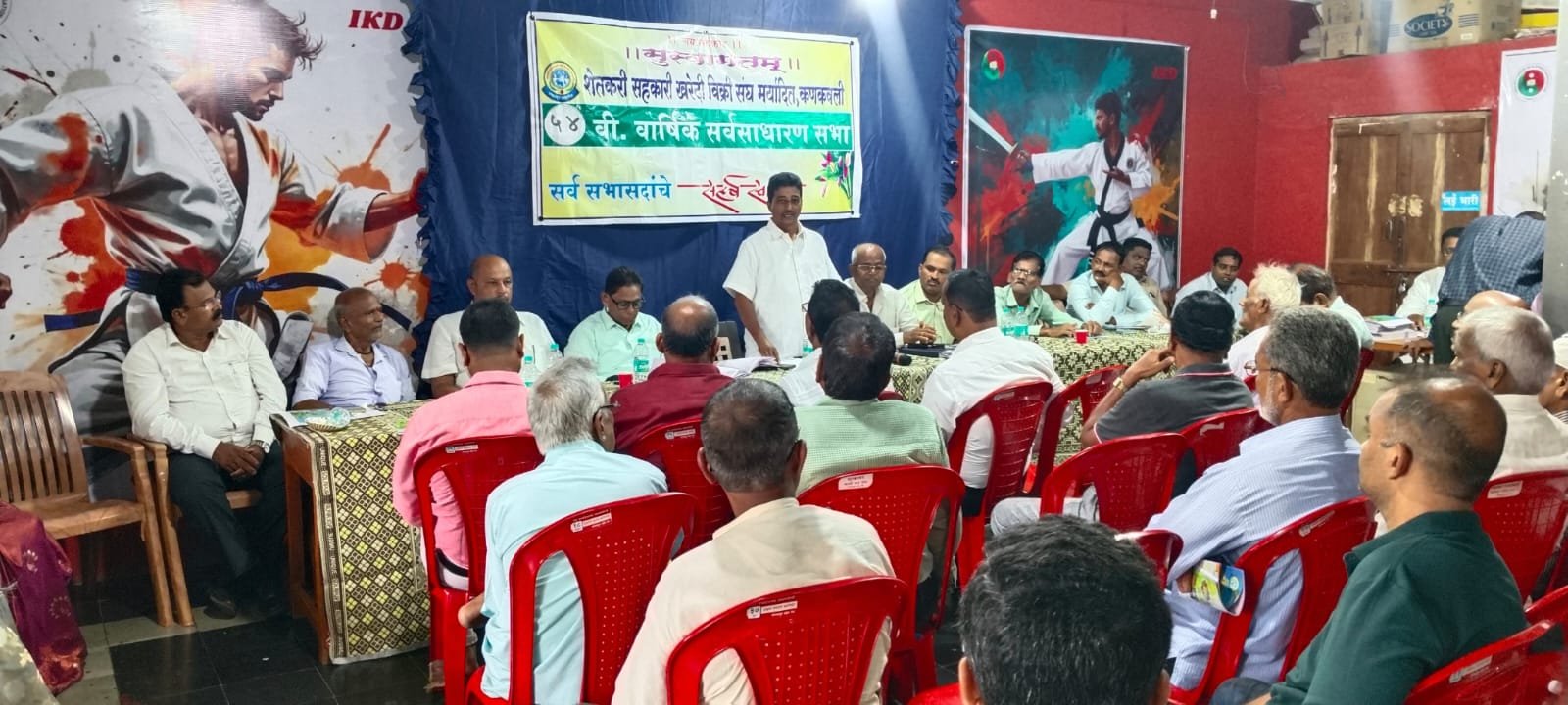 विकास सोसायट्यांनी खत विक्रीचे लायसन्स तातडीने काढावीत – प्रकाश सावंत