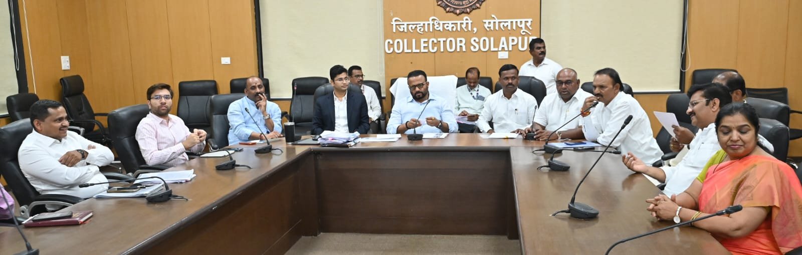प्रशासनाकडे टँकर मागणीचा प्रस्ताव आल्यानंतर 48 तासात मंजुरी प्रदान करावी पालकमंत्री जयकुमार गोरे 