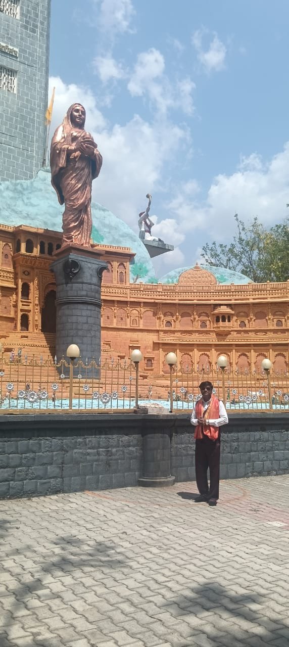 अंबड-चौंडी बसच्या पहिल्या प्रवासातून भाविकाला लाभले अहिल्यामातेच्या दर्शनाचे भाग्य तहान-भूक विसरून केला प्रवास; भावनिक अनुभवाने भारावले वातावरण