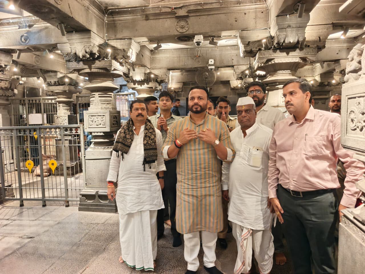 यावर्षीच्या आषाढी वारीत ही भाविकांना वेळेत दर्शन मिळण्यासाठी व्हीआयपी दर्शन बंद                                                                                          - पालकमंत्री जयकुमार गोरे