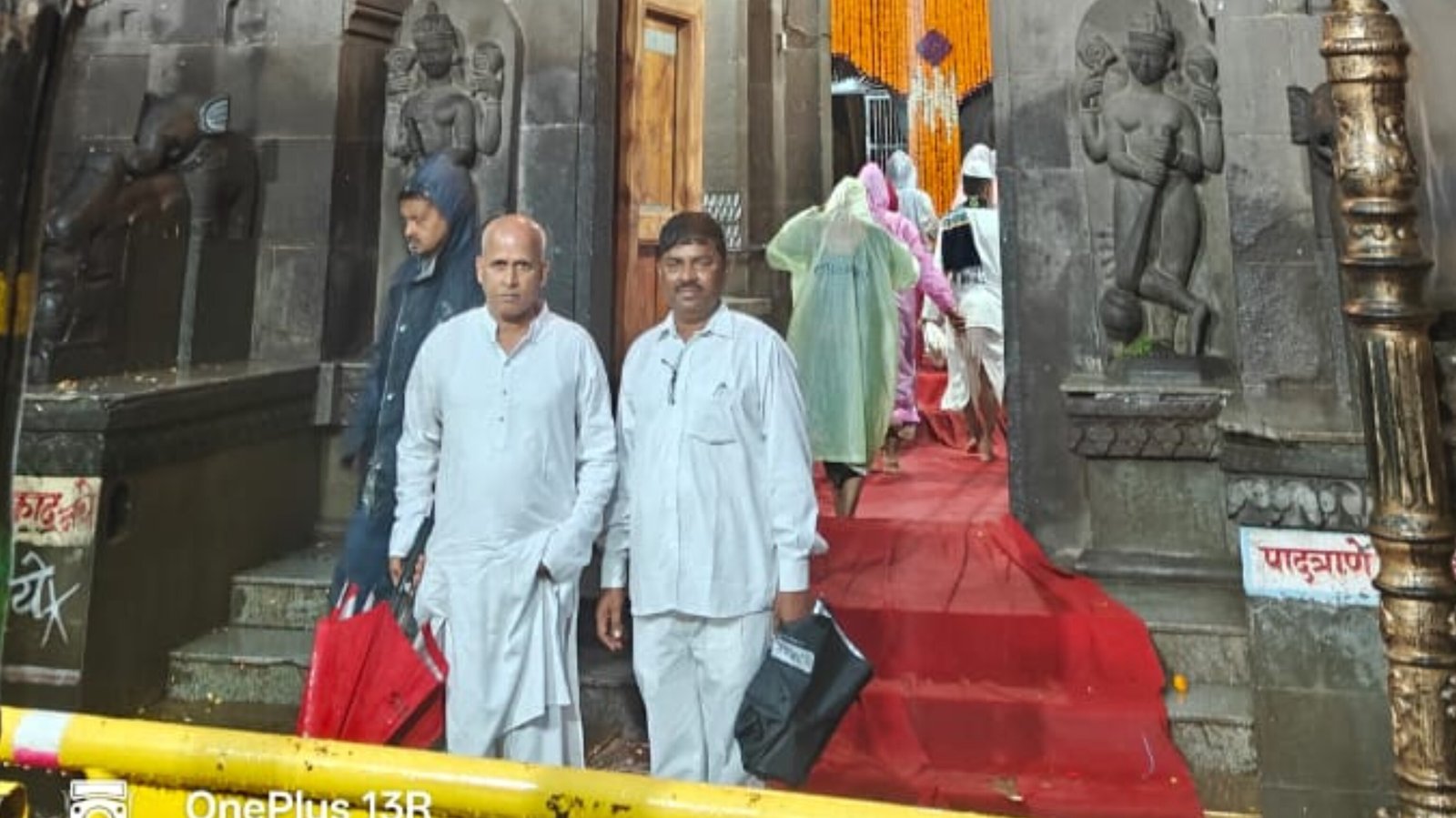 एन शेषागिरी रावसर, व शिवानंद चौगुला यांनी श्री क्षेत्र आळंदी ते श्रीक्षेत्र पंढरपूर पदयात्रेने घेतले श्री विठ्ठल रुक्मिणी मातेचे दर्शन