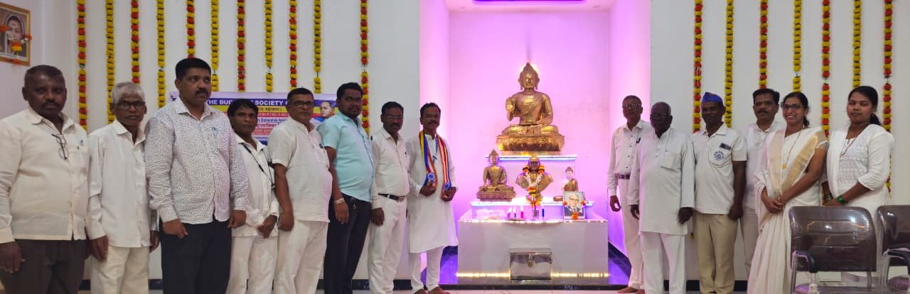 भगवान गौतम बुद्ध हेच खरे विश्वगुरू जानवलीच्या बुद्ध विहारात आषाढी पौर्णिमेचा प्रारंभ दिन कार्यक्रम